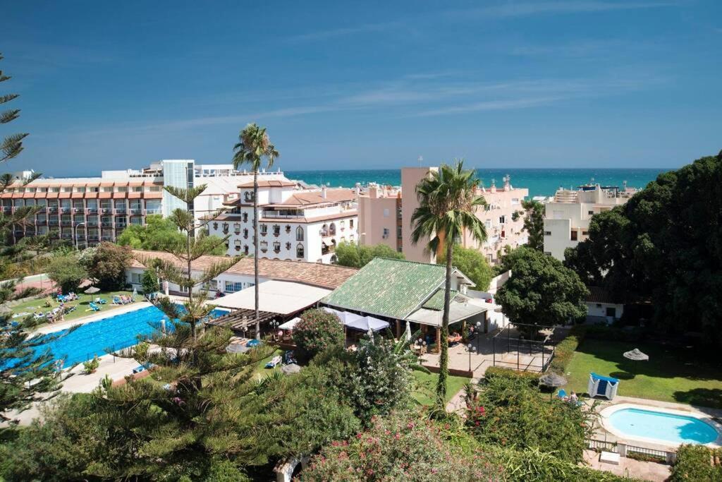 Carihuela Palace Torremolinos Exterior foto